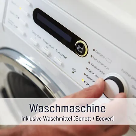 Familienfreundliches Zwischen Potsdam Und Berlin Fuer 2-4 Personen - Parkplatz - Balkon - Voll Ausgestattete Kueche - Wlan - Nebelwiesen * Stahnsdorf