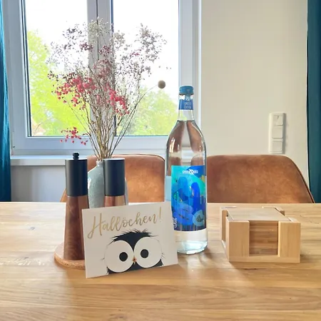 Familienfreundliches Zwischen Potsdam Und Berlin Fuer 2-4 Personen - Parkplatz - Balkon - Voll Ausgestattete Kueche - Wlan - Nebelwiesen *