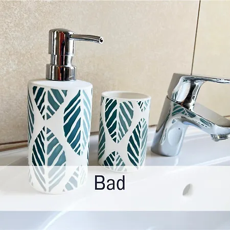 Familienfreundliches Zwischen Potsdam Und Berlin Fuer 2-4 Personen - Parkplatz - Balkon - Voll Ausgestattete Kueche - Wlan - Nebelwiesen Appartement Stahnsdorf