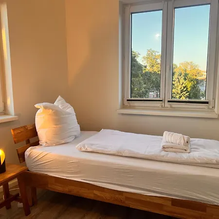Zwischen Potsdam Und Berlin - Kostenfreier Parkplatz - E-ladestation - Balkon - Voll Ausgestattete Kueche - Waschmaschine - Wlan - Nebelwiesen Apartment Stahnsdorf