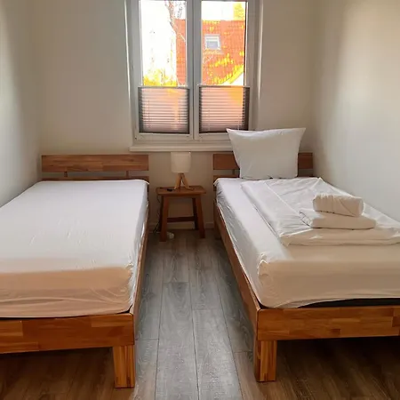Zwischen Potsdam Und Berlin - Kostenfreier Parkplatz - E-ladestation - Balkon - Voll Ausgestattete Kueche - Waschmaschine - Wlan - Nebelwiesen Apartment