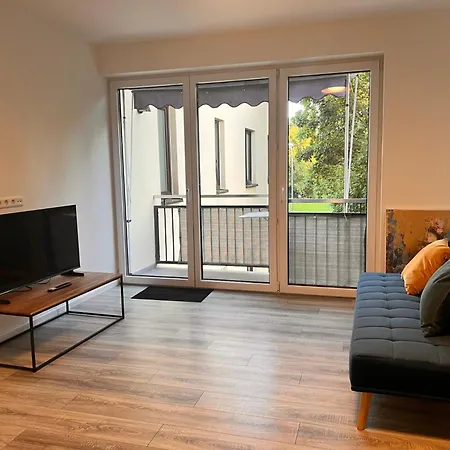 Zwischen Potsdam Und Berlin - Kostenfreier Parkplatz - E-ladestation - Balkon - Voll Ausgestattete Kueche - Waschmaschine - Wlan - Nebelwiesen Apartment