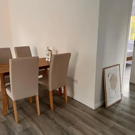 Zwischen Potsdam Und Berlin - Kostenfreier Parkplatz - E-ladestation - Balkon - Voll Ausgestattete Kueche - Waschmaschine - Wlan - Nebelwiesen Apartment Stahnsdorf