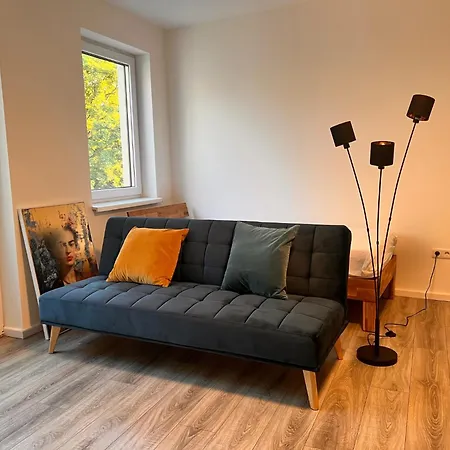 Apartment Zwischen Potsdam Und Berlin - Kostenfreier Parkplatz - E-ladestation - Balkon - Voll Ausgestattete Kueche - Waschmaschine - Wlan - Nebelwiesen *