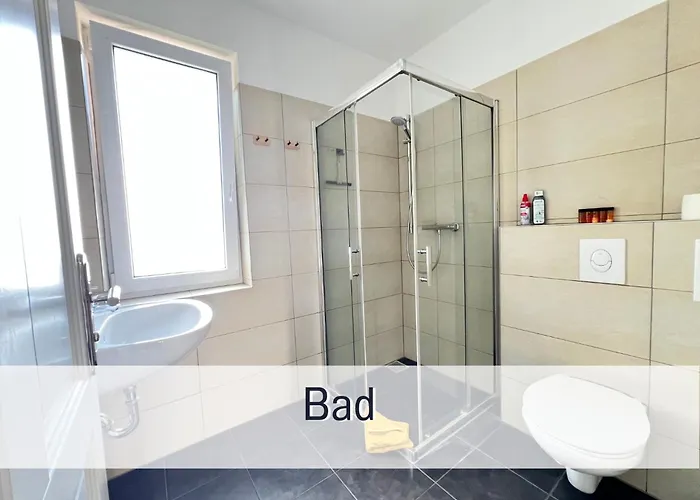 Familienfreundliches Zwischen Potsdam Und Berlin Fuer 2-4 Personen - Parkplatz - Balkon - Voll Ausgestattete Kueche - Wlan - Nebelwiesen Apartment *